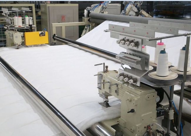 Automatic four-sided overlock sewing machine cutting edges