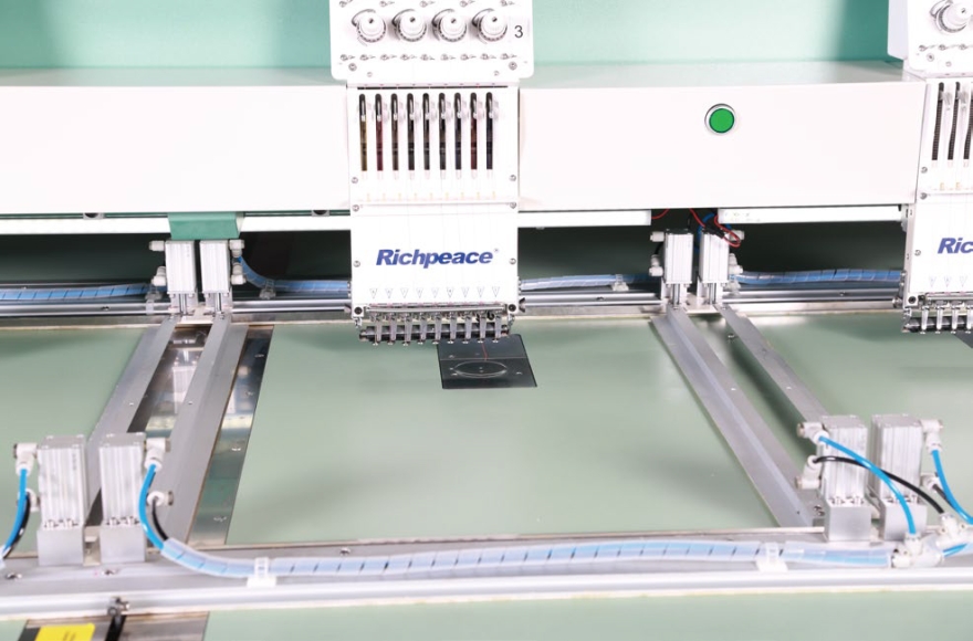 Continuous Feeding Mattress Border Embroidery Machine