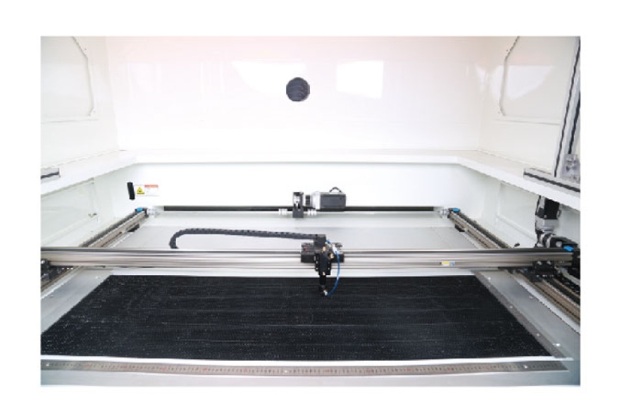 Richpeace Special Laser Cutting Machinefor Automotive Sunroof Windshield