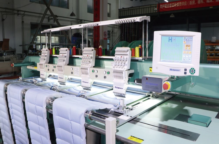 Continuous Feeding Mattress Border Embroidery Machine