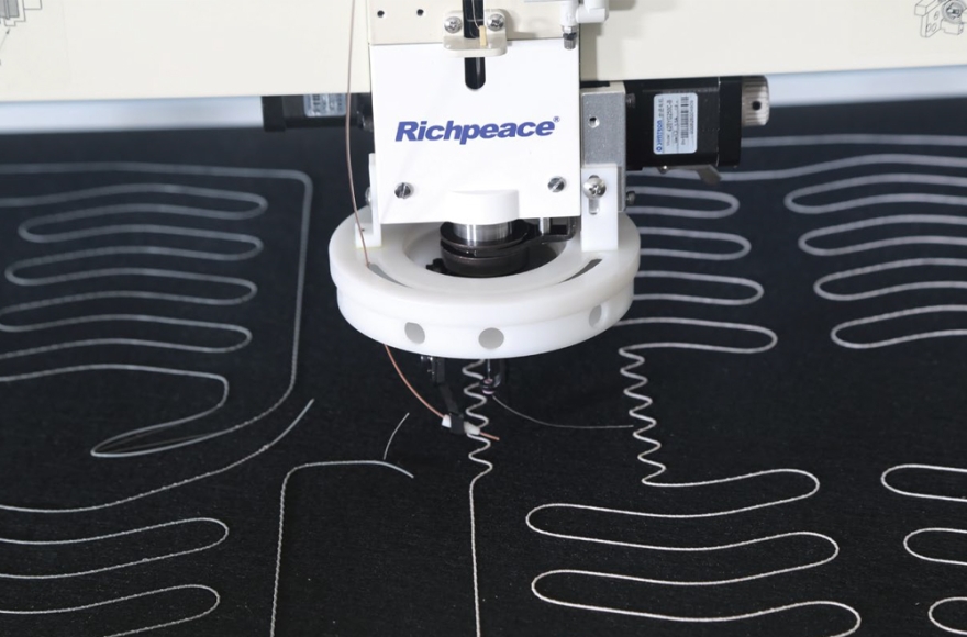 Richpeace Computerized Wire StitchingMachine for Automotive (auto leftfeeding and right collecting structure)