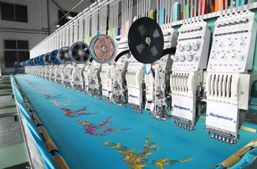 Mixed Flat and Tuftstitch Embroidery Machine